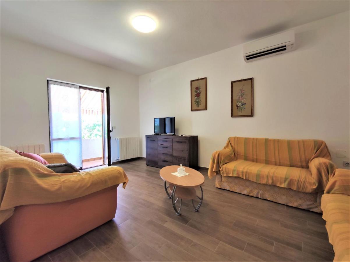 Apartments Morena Rakalj 外观 照片